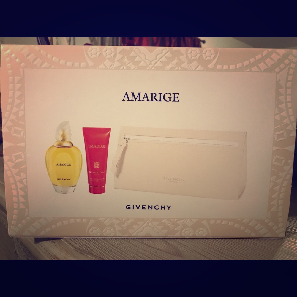Givenchy Amarige gift set